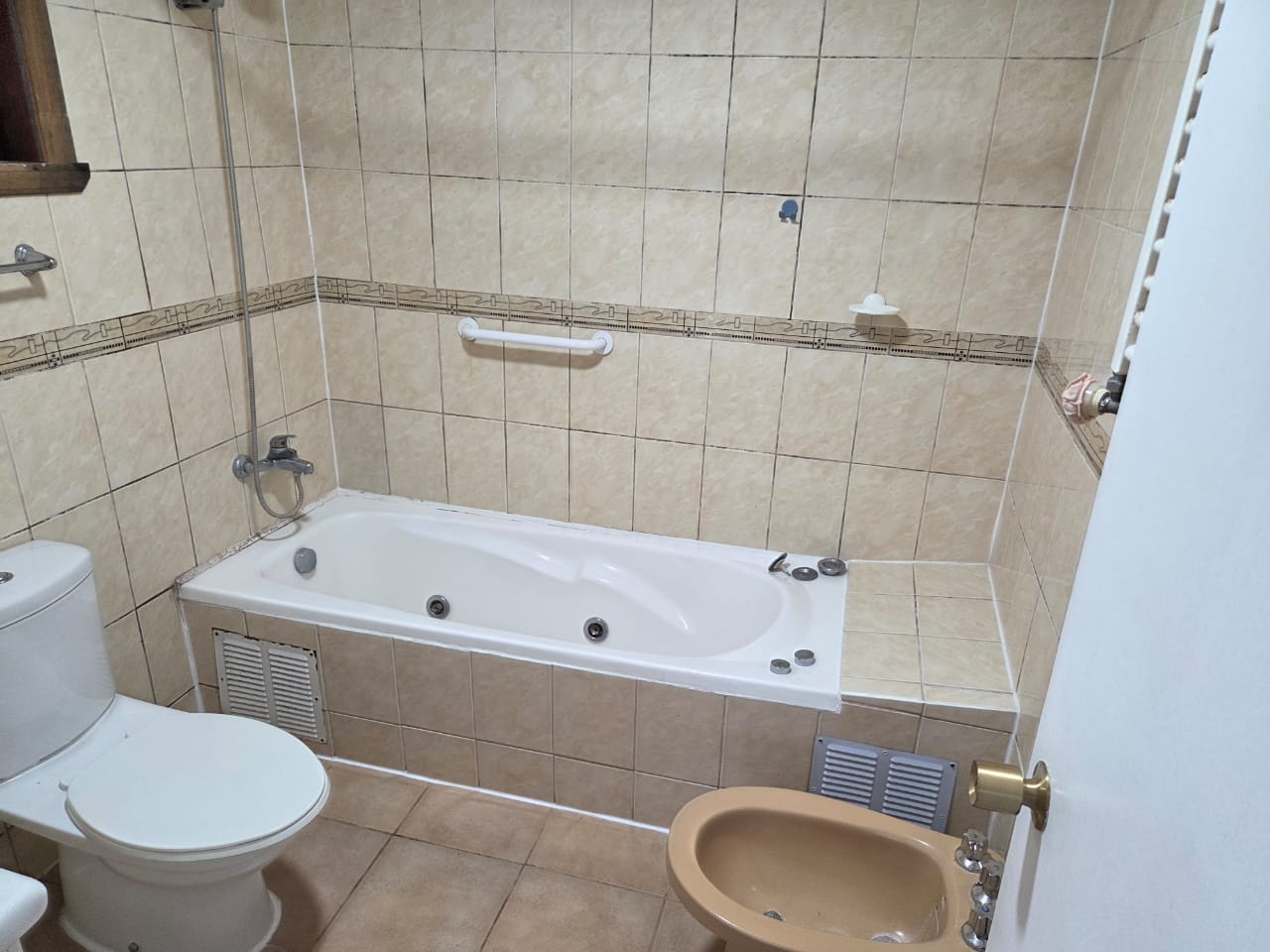 WhatsApp Image 2025-10-06 at 6.06.09 PM (3)