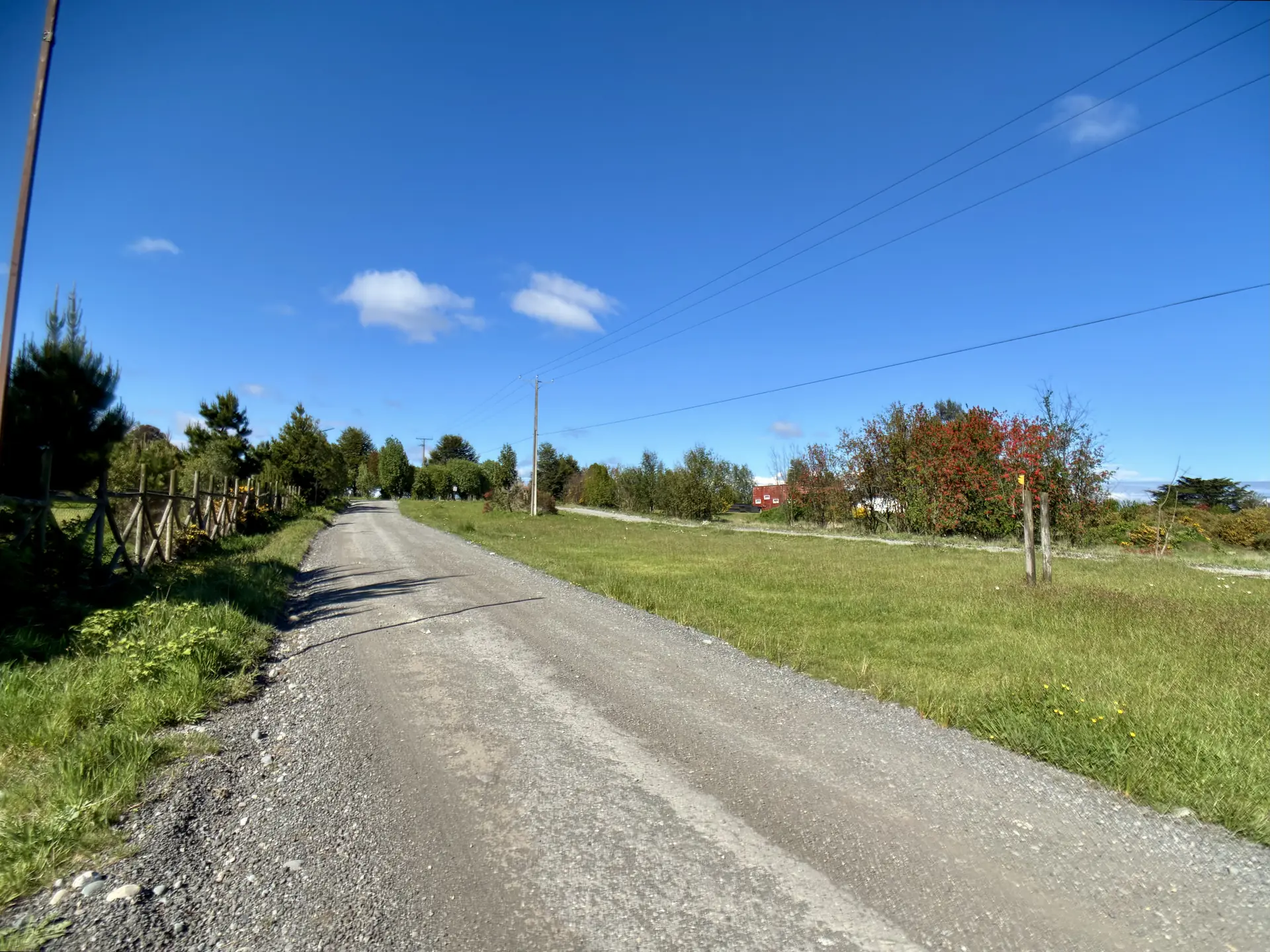 img-0206-1920 Parcela limpia de 5.225 m² junto al acceso de Los Troncos Milenarios, La Vara, Puerto Montt – foto 5